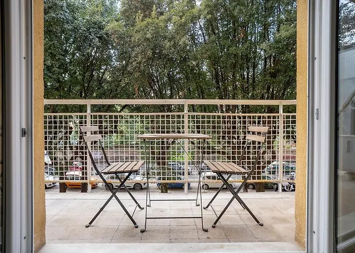 Modern 2br W-balcony E Ac Near Vaticanmuseums Apartment
