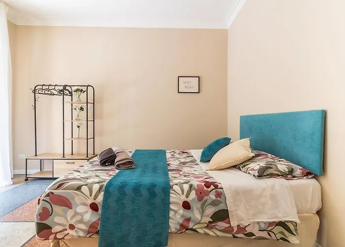 Modern 2br W-balcony E Ac Near Vaticanmuseums